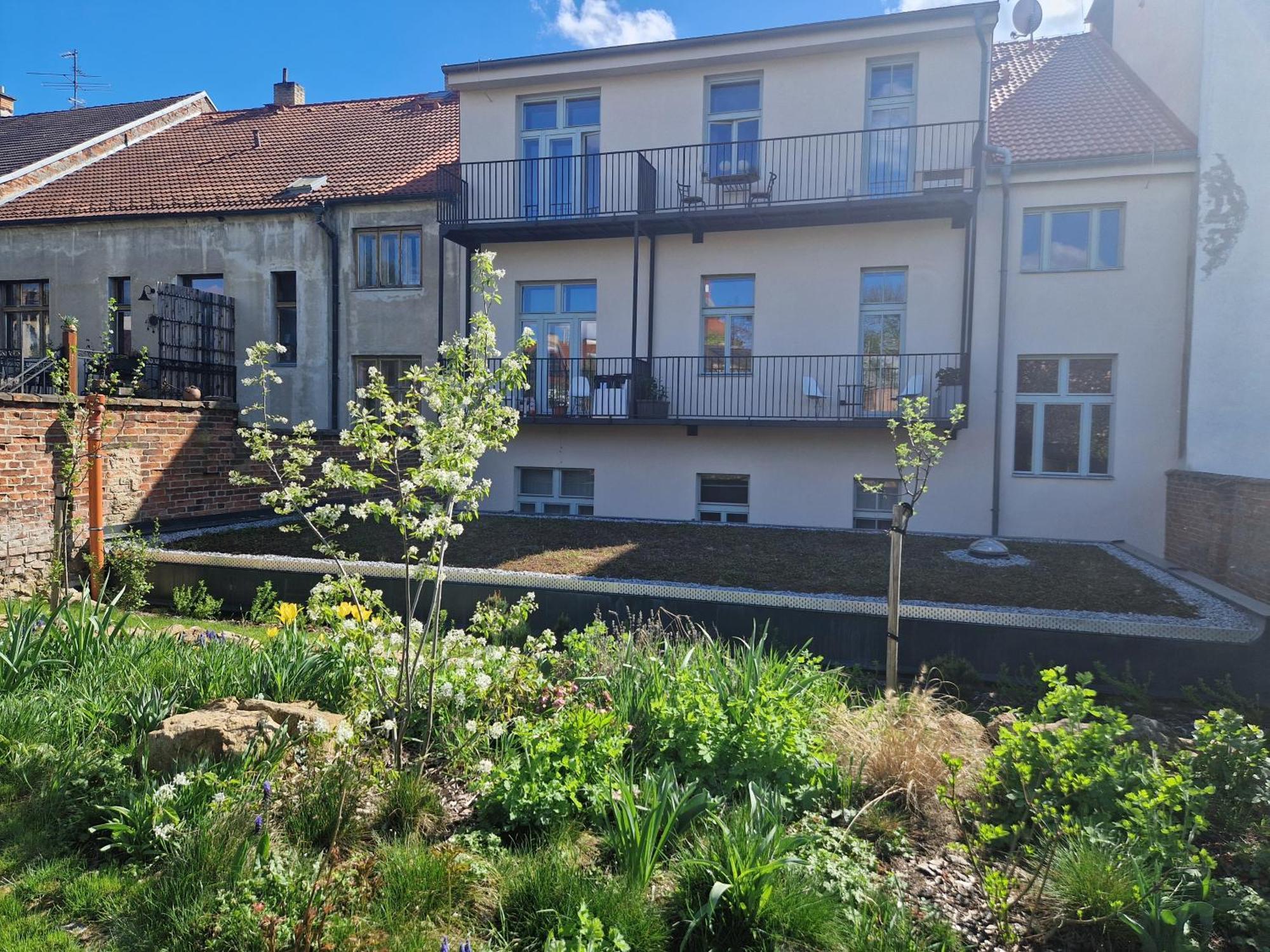 Art Nouveau Apartment With Garden In Pisek ภายนอก รูปภาพ